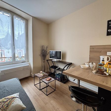 Le Puy De Dome - 1 Chambre - Clim Chatel-Guyon Exterior photo